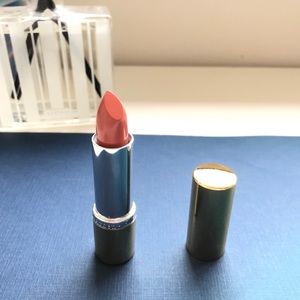 New Elizabeth Arden Lipstick in color Nude 43